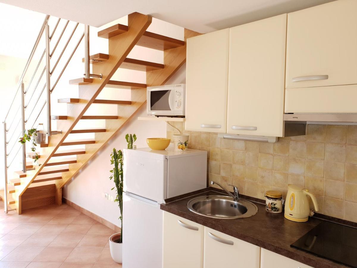Apartments Skocic Vodice Bagian luar foto