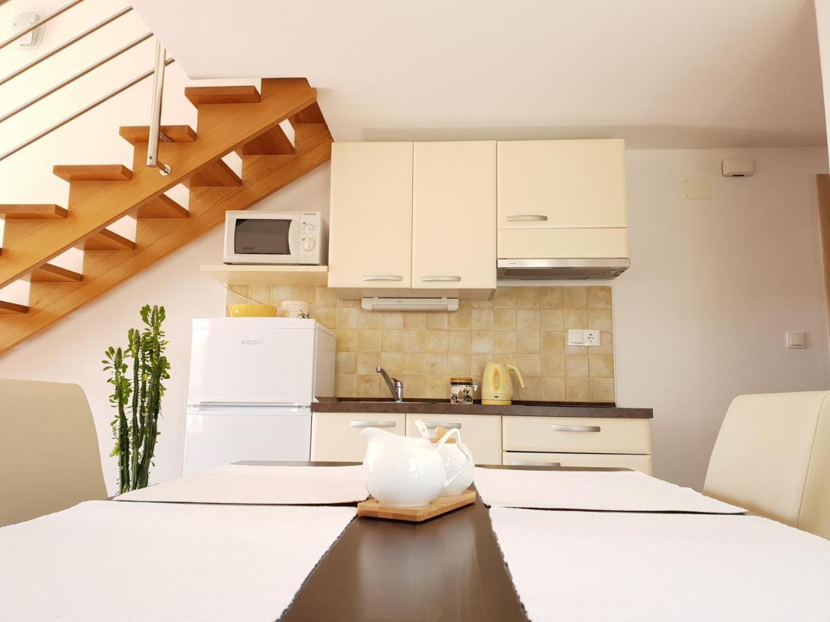 Apartments Skocic Vodice Bagian luar foto