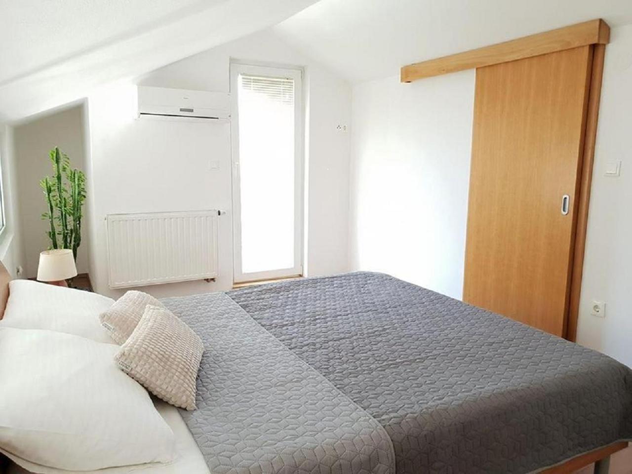 Apartments Skocic Vodice Bagian luar foto