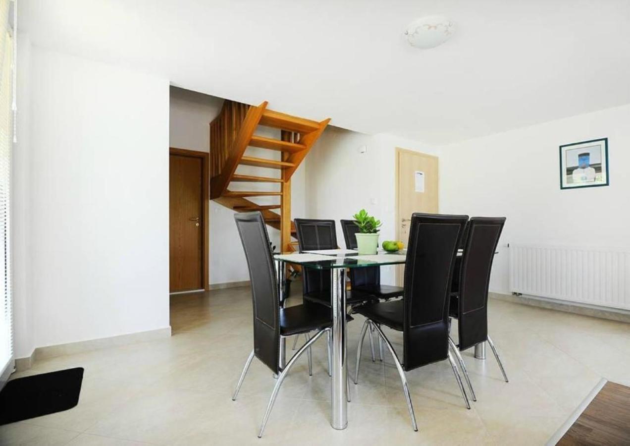 Apartments Skocic Vodice Bagian luar foto