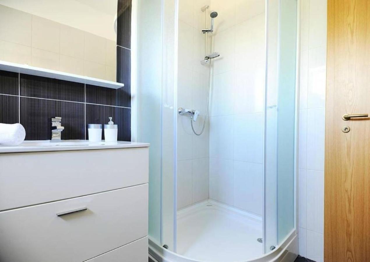 Apartments Skocic Vodice Bagian luar foto